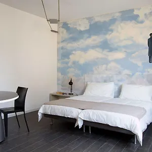 https://bnb-hello-milano.it-lombardy.com